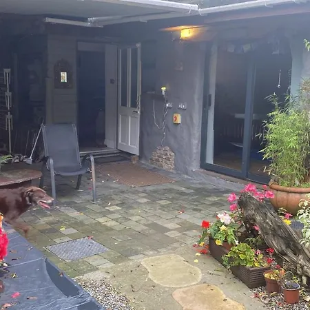 Pet Lovers - Mariners Rest One Bedroom